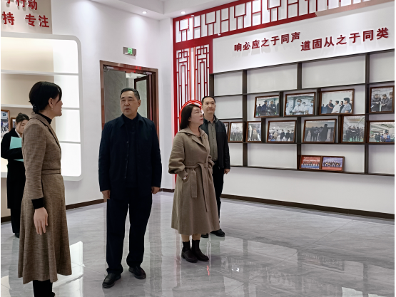 實地走訪企業(yè) 助力企業(yè)發(fā)展一一洛陽市人大副主任徐新、工信局副局長衛(wèi)樹紅一行蒞臨鴻元軸承調(diào)研